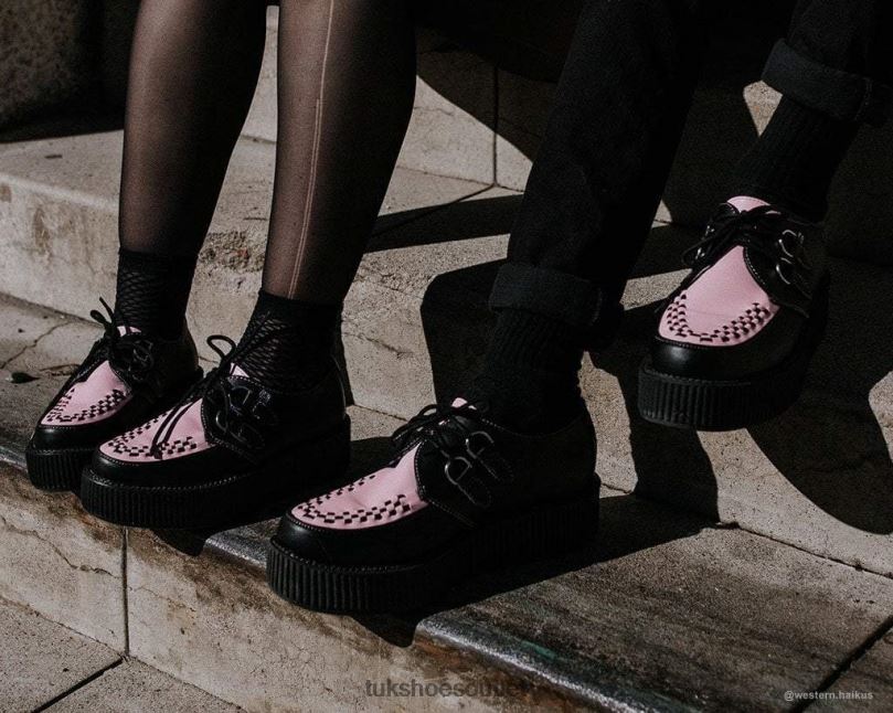 T.U.K. Footwear Viva Mondo Creeper Women Black/Pink Footwear HP228313