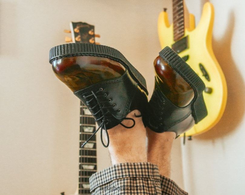 T.U.K. Footwear Rub-Off Saddle Oxford Women Black/Burgundy Footwear HP22840