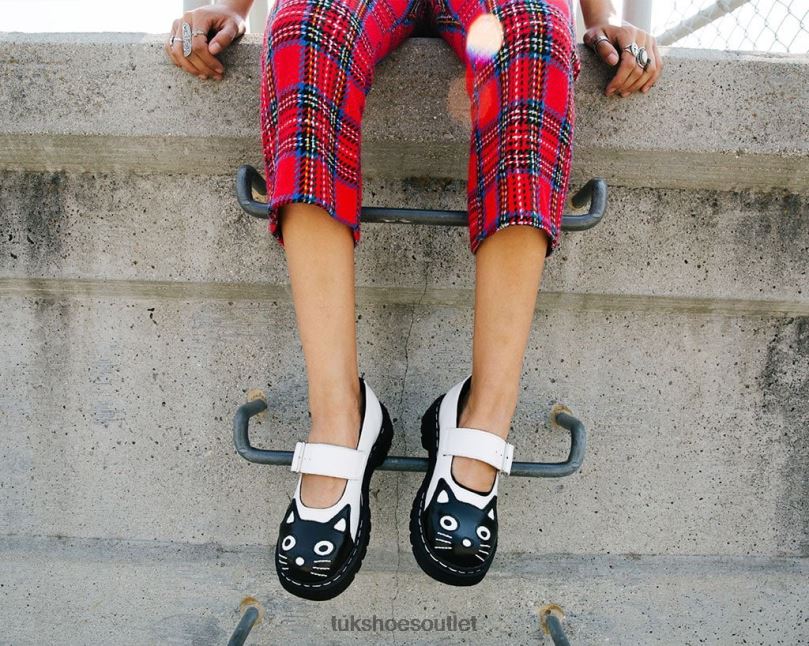 T.U.K. Footwear Classic Kitty Mary Jane Women Black/White Footwear HP228134