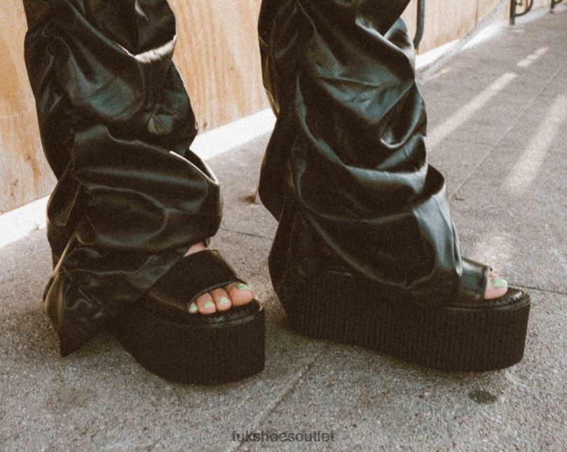 T.U.K. Footwear Brush-Off Strato Sandal Women Black Footwear HP22878